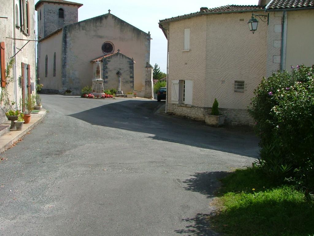 Le Petit Lavoir Saint-Paul-Lizonne Exterior foto