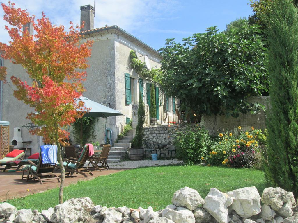 Le Petit Lavoir Saint-Paul-Lizonne Exterior foto